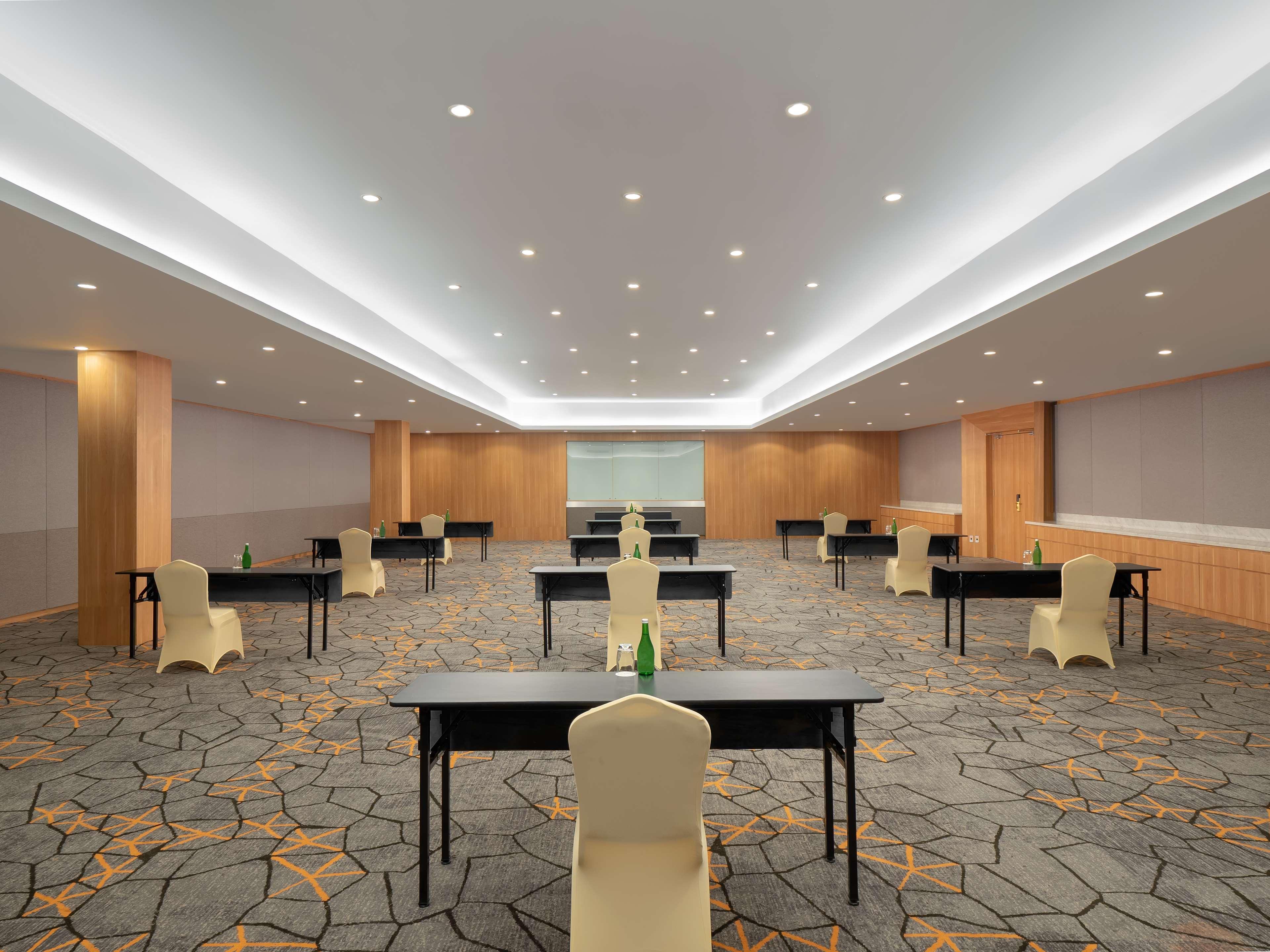 Aiho Hotel Medan Exterior photo