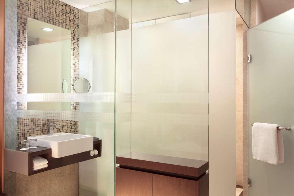 Aiho Hotel Medan Room photo